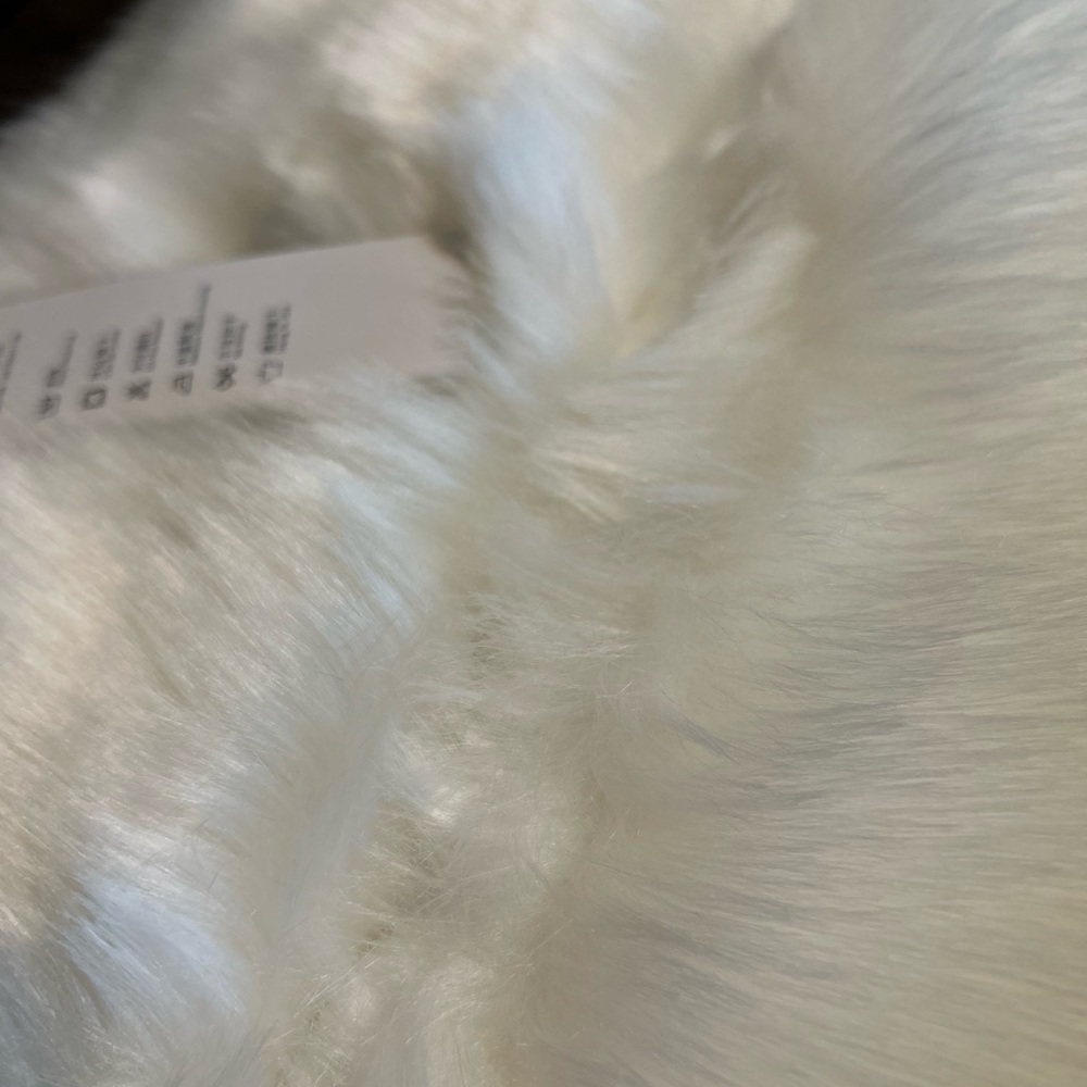 Fur stall - Picture 4 of 4